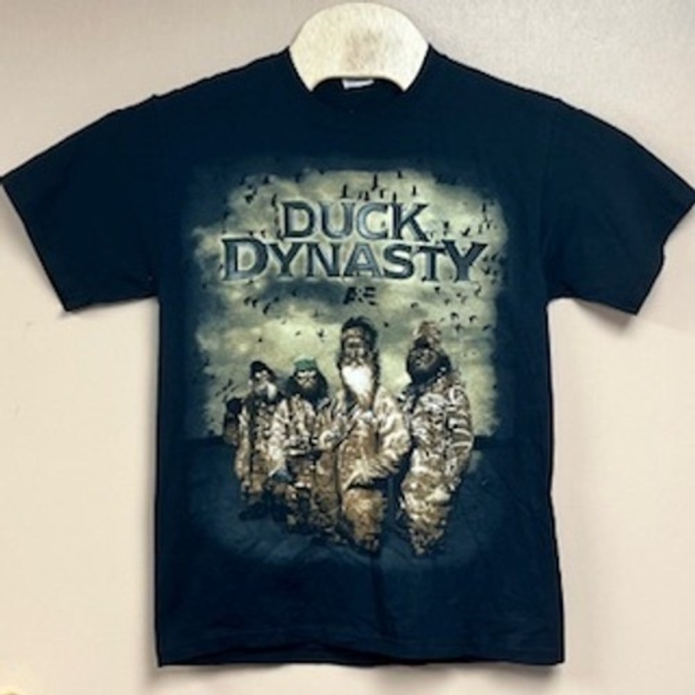 Duck Dynasty A&E Graphic T-Shirt Mens Medium Black Robertson Family Camo NWT